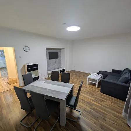 Apartamento Voll Eingerichtete In *