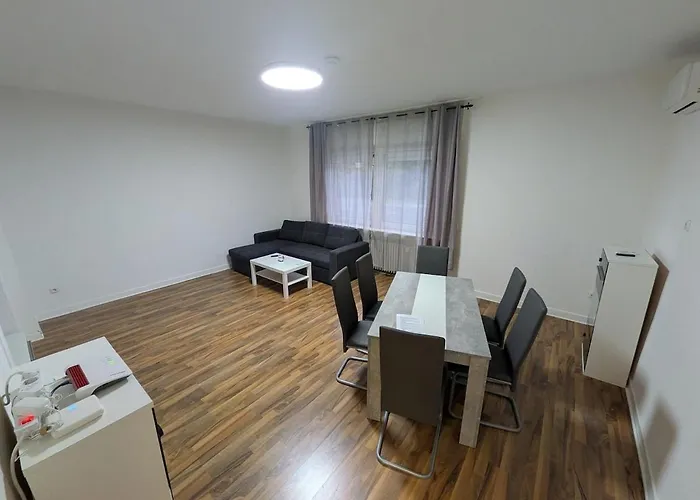 Voll Eingerichtete In *